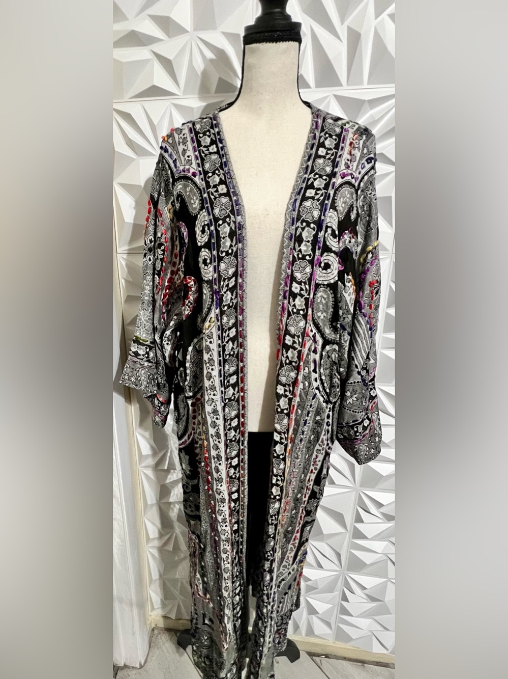 NWT RAJ THICK STITCH EMBROIDERED DUSTER with Pockets - 1XL